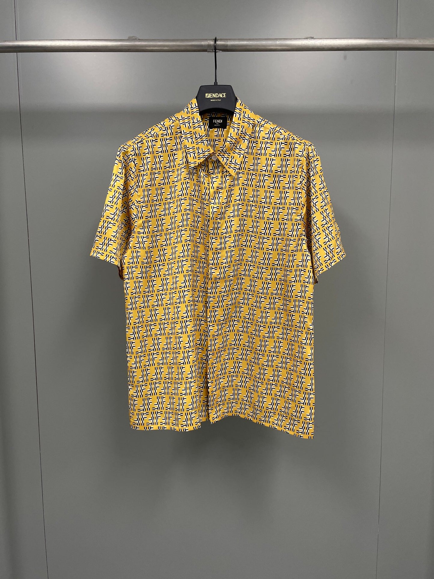 Fendi Labrinth Short Sleeve Shirt 100 Real Silk