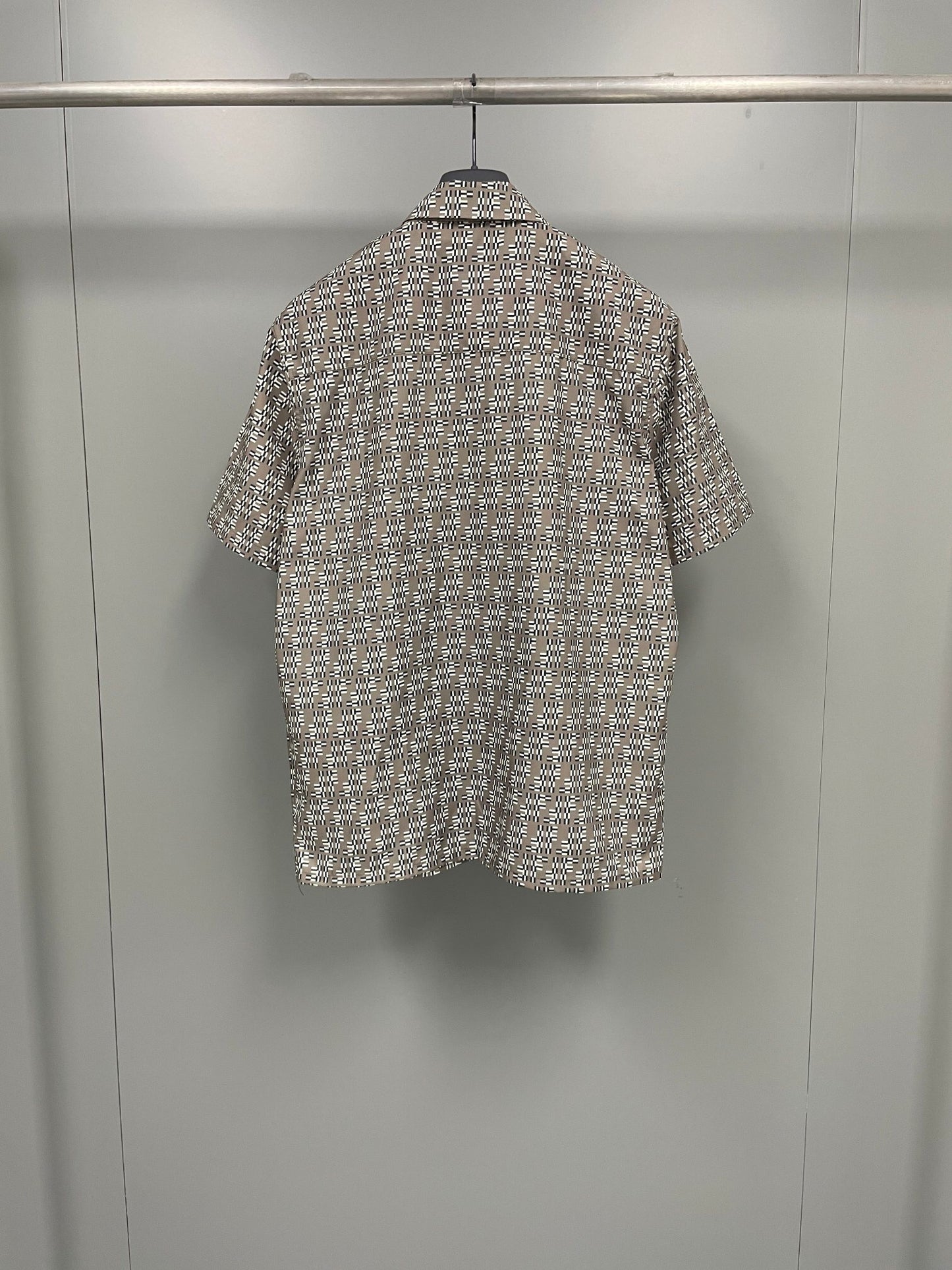 Fendi Labrinth Short Sleeve Shirt 100 Real Silk