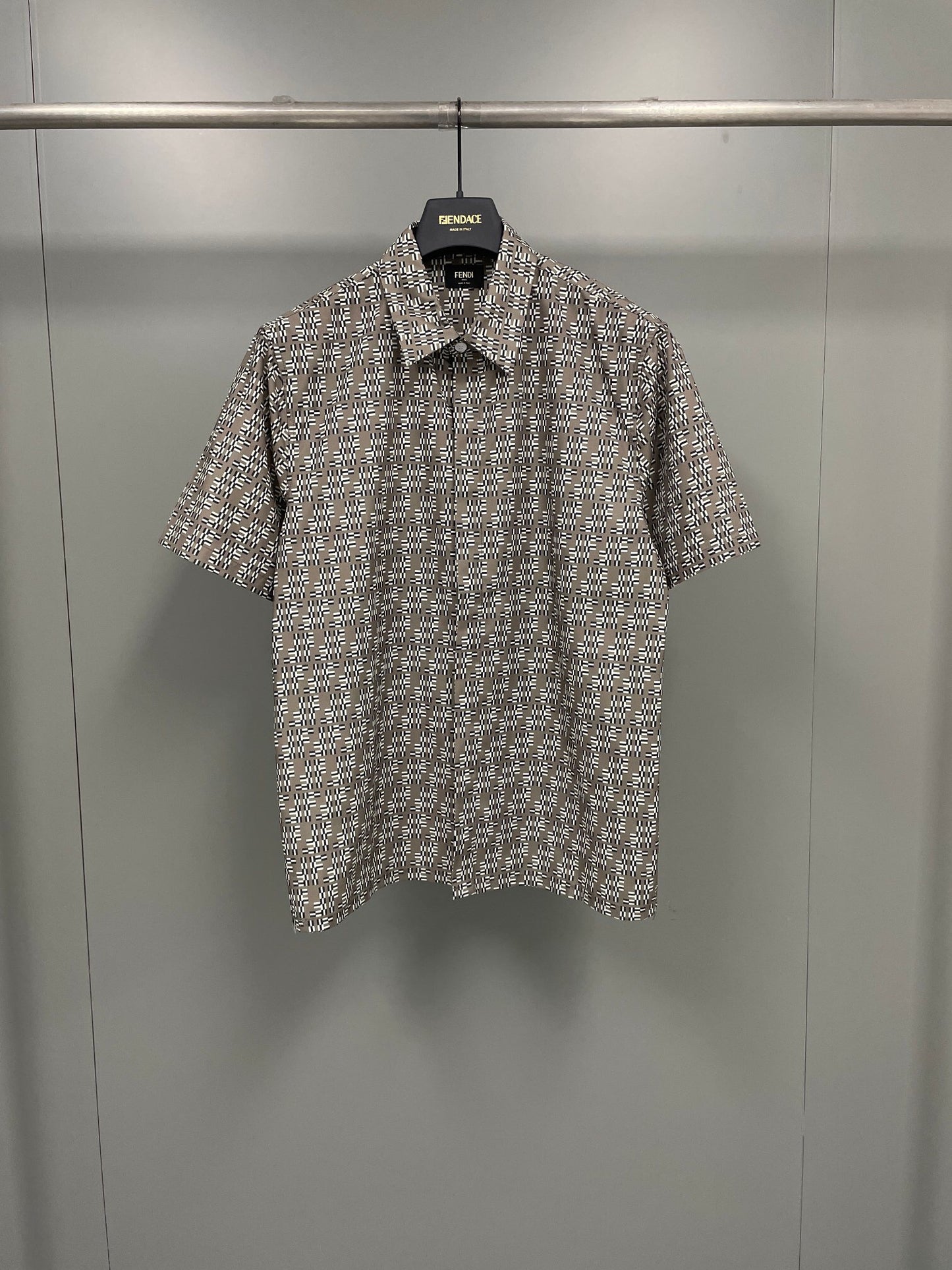 Fendi Labrinth Short Sleeve Shirt 100 Real Silk